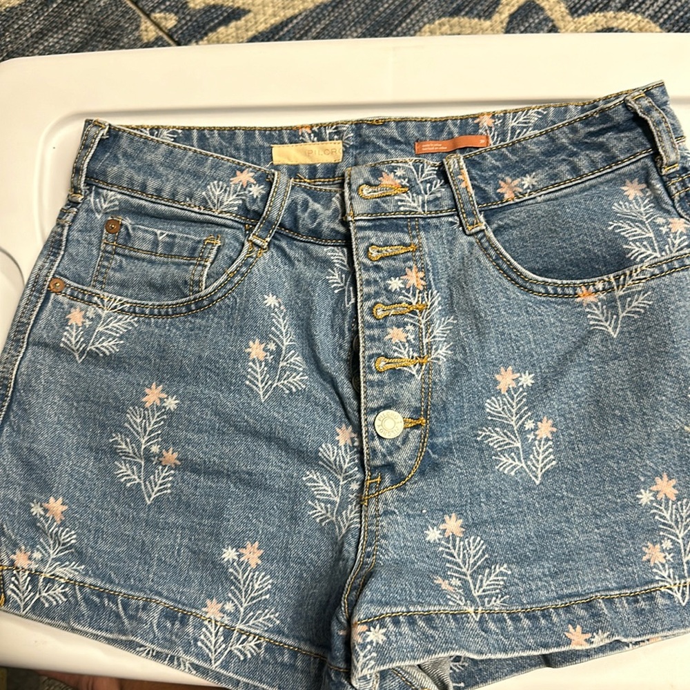 Jean short with white & pink flowers